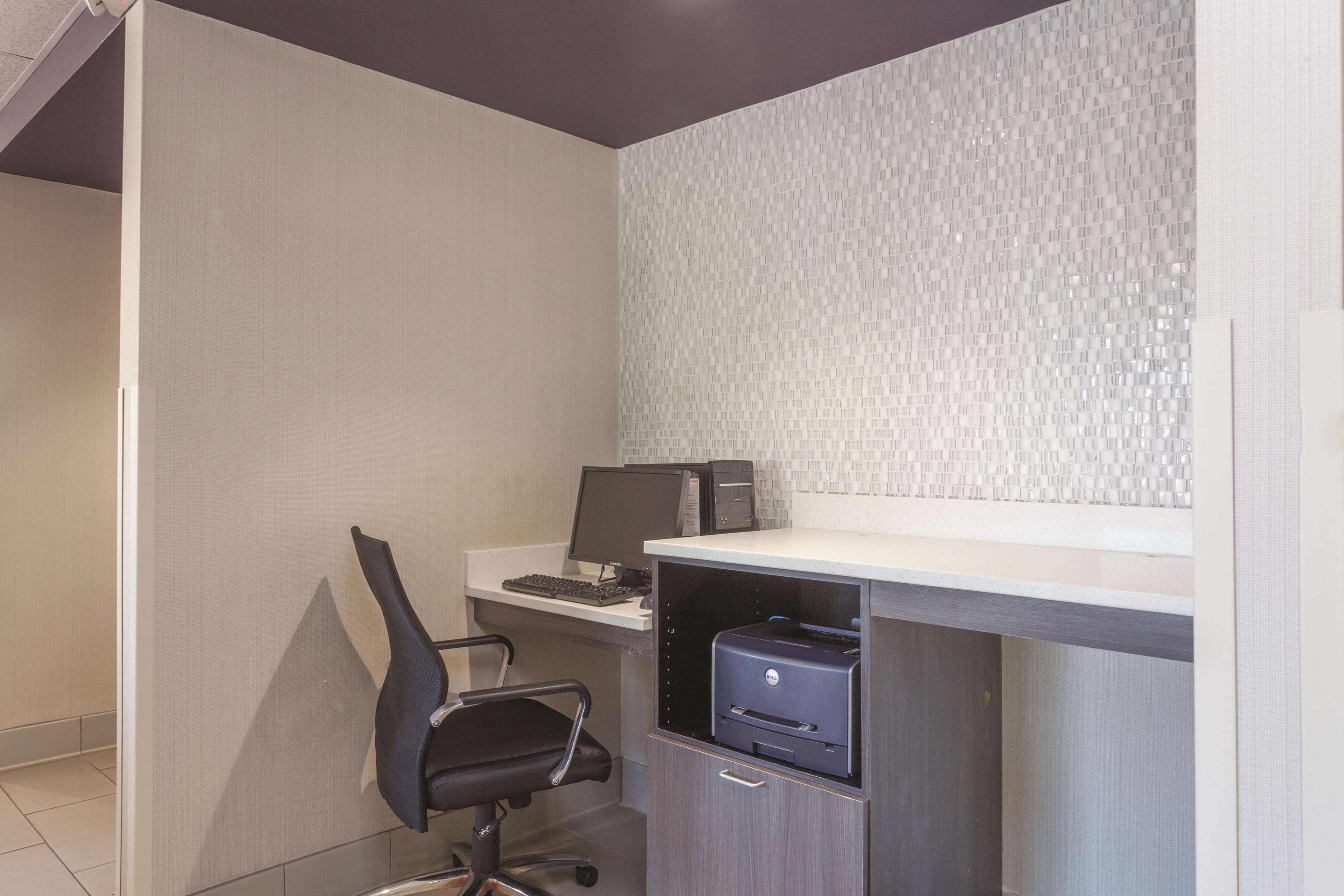 La Quinta By Wyndham Jackson Airport Pearl Exterior foto