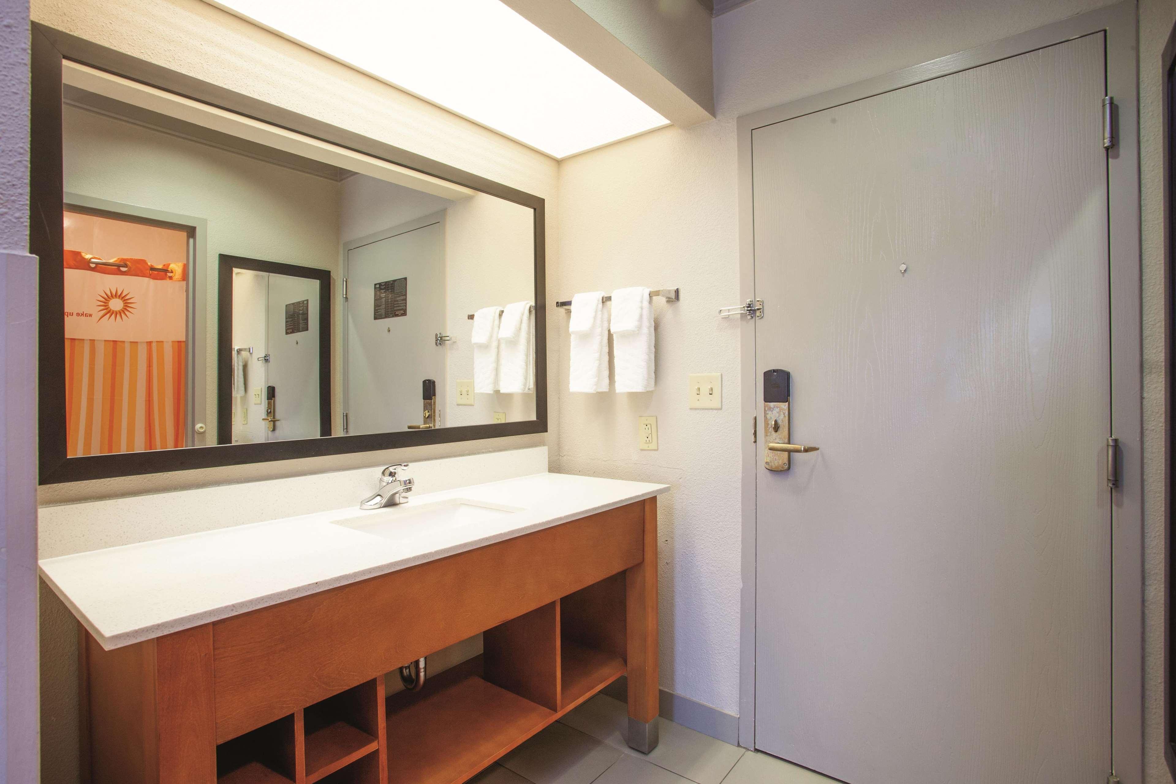 La Quinta By Wyndham Jackson Airport Pearl Exterior foto